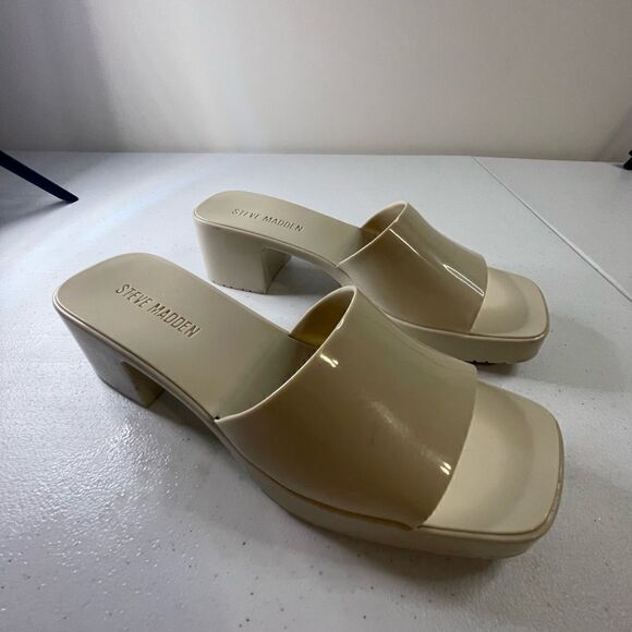 Crème vintage Steve Madden plastic sandals size 10 - Picture 3 of 6